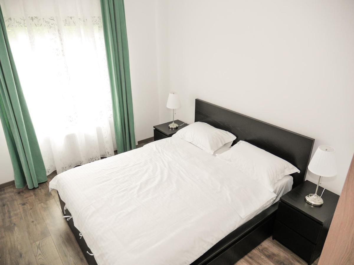 פיאטרה ניאמט Clement Apartments מראה חיצוני תמונה